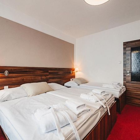 Hotel Palcat Tabor Zewnętrze zdjęcie