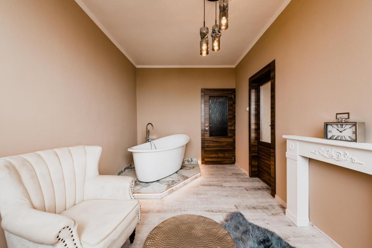 Hotel Palcat Tabor Zewnętrze zdjęcie
