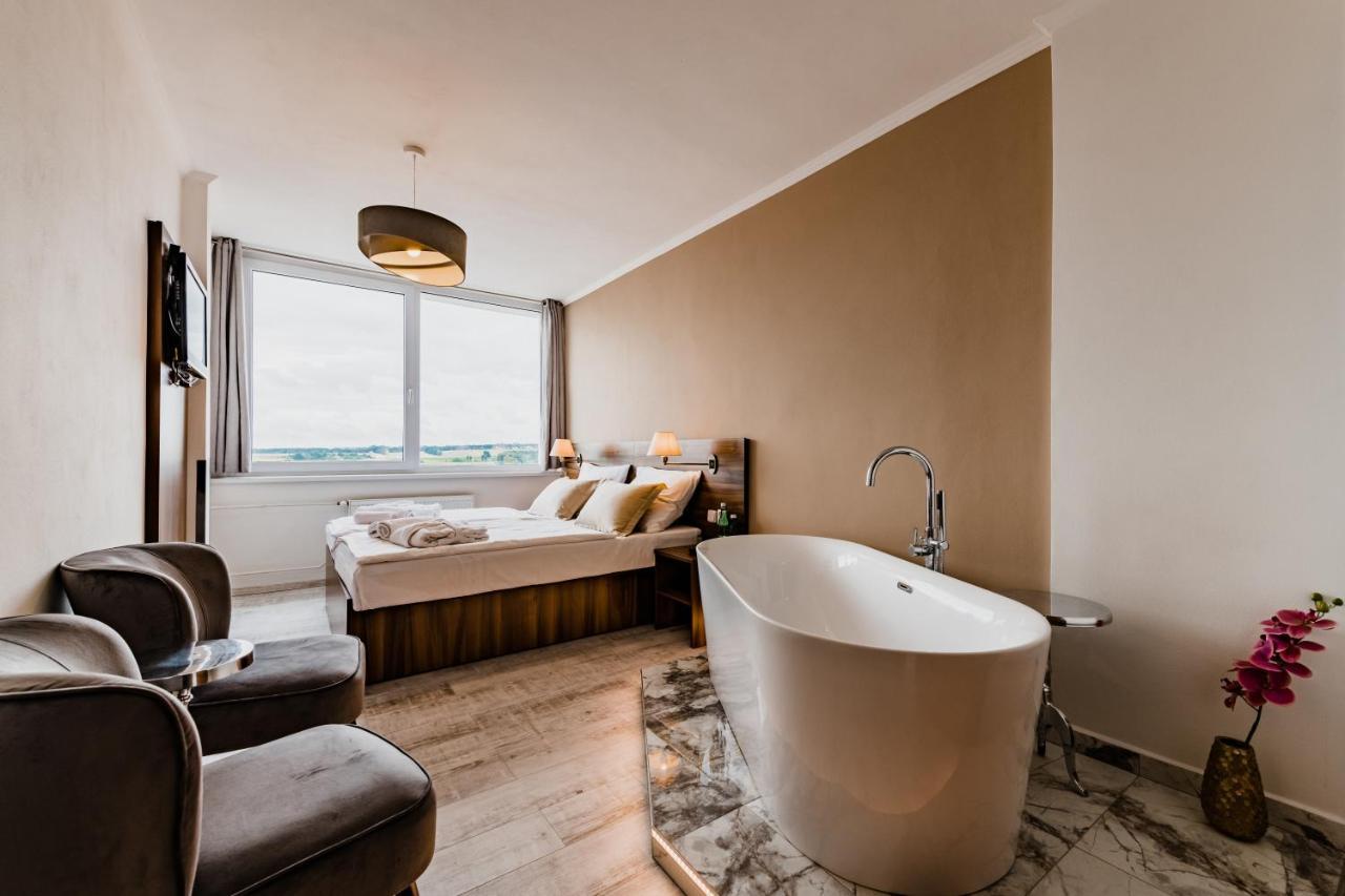 Hotel Palcat Tabor Zewnętrze zdjęcie