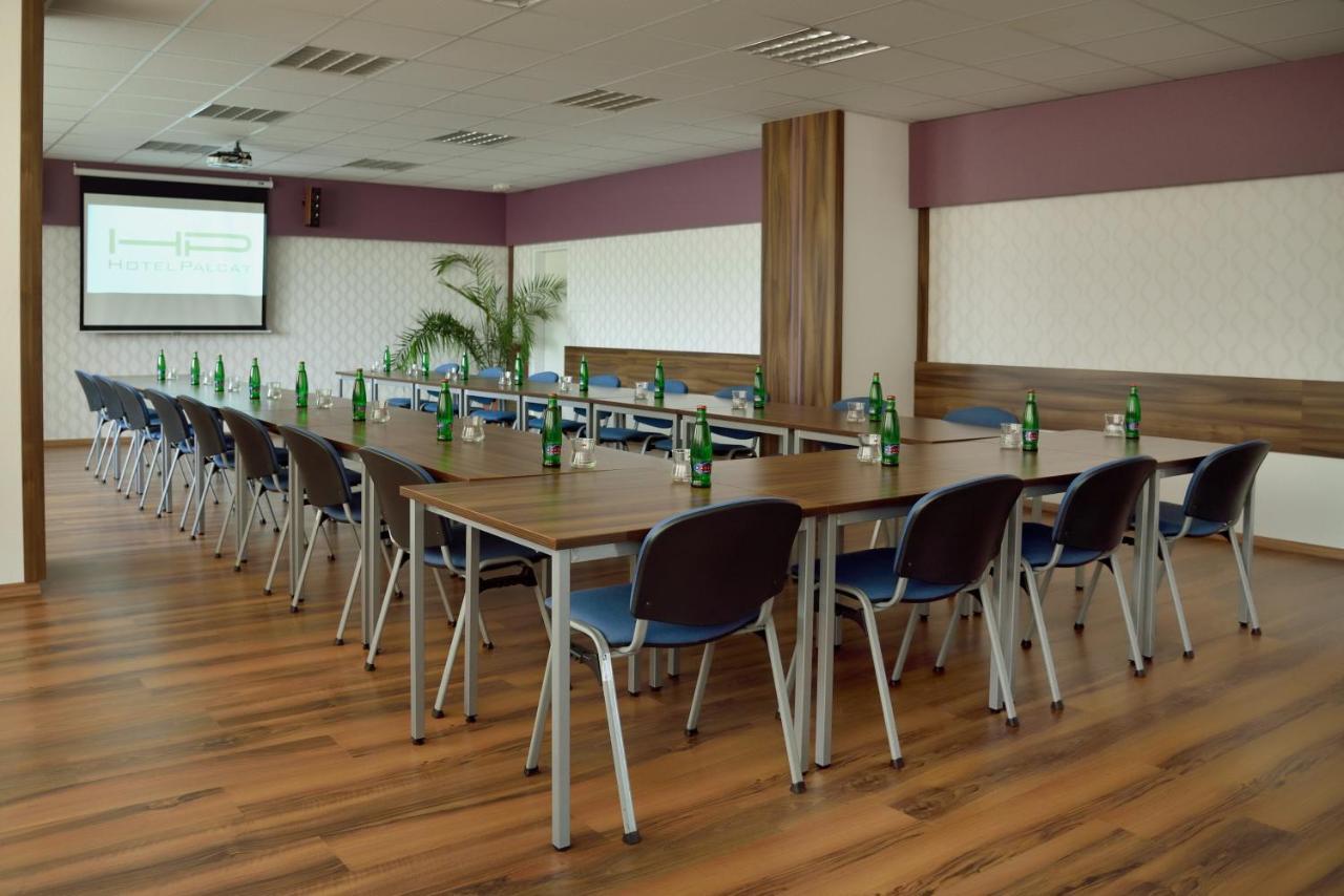 Hotel Palcat Tabor Zewnętrze zdjęcie