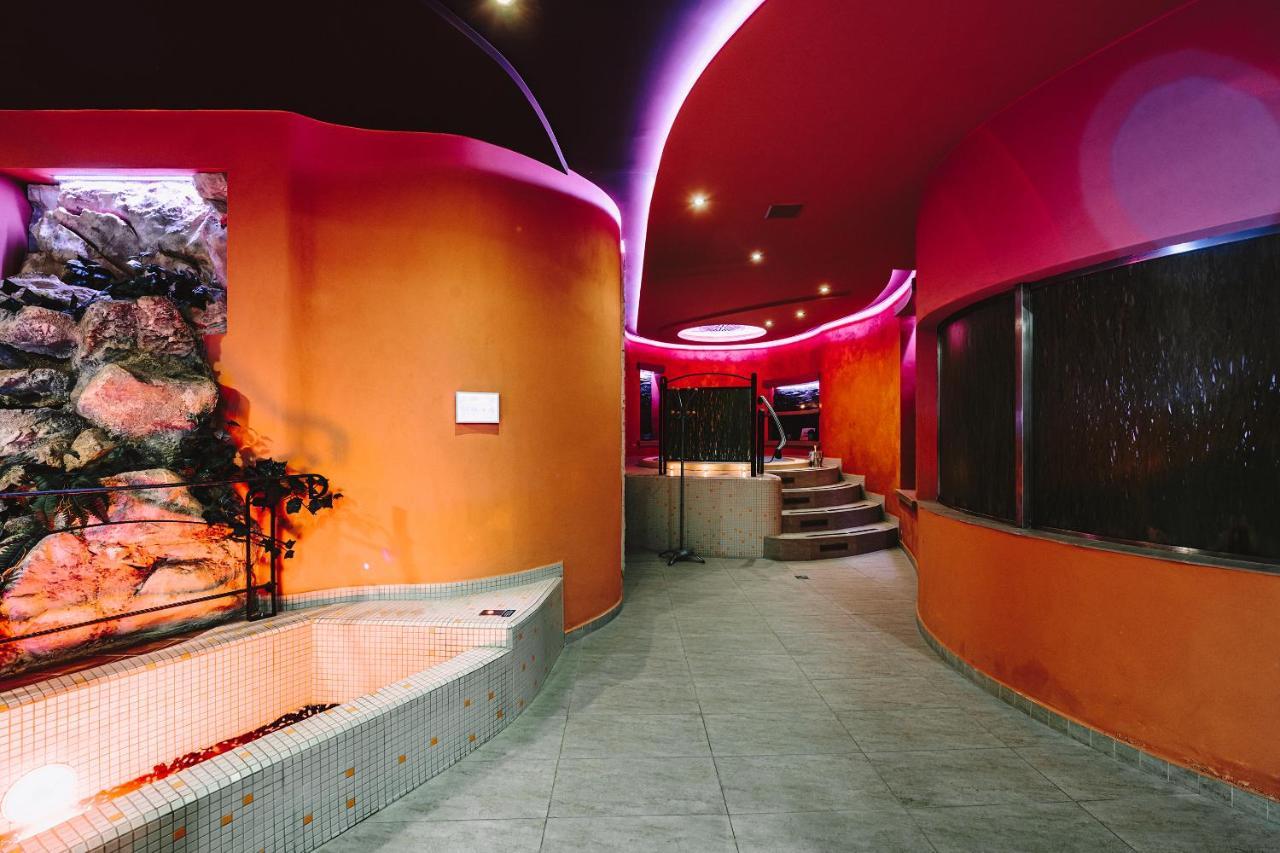 Hotel Palcat Tabor Zewnętrze zdjęcie