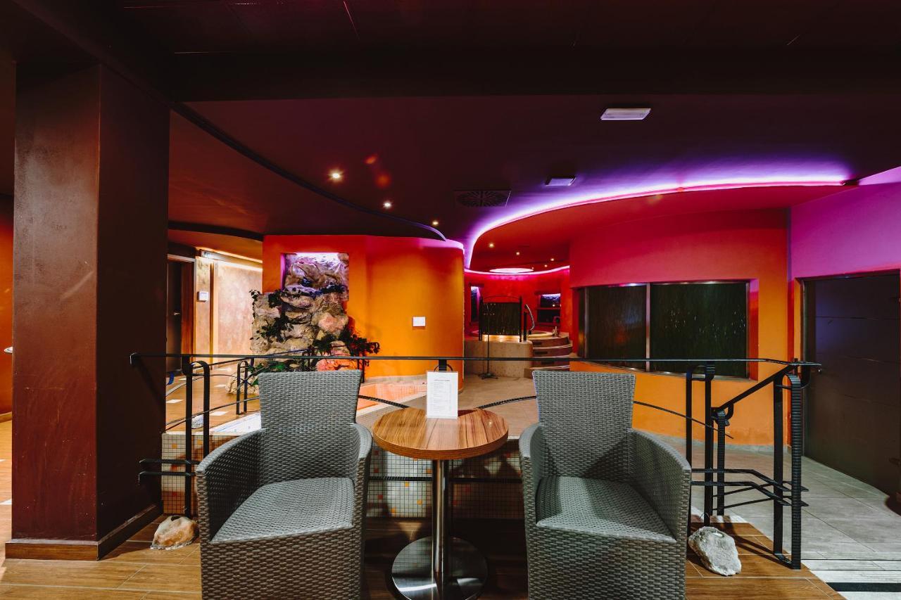 Hotel Palcat Tabor Zewnętrze zdjęcie