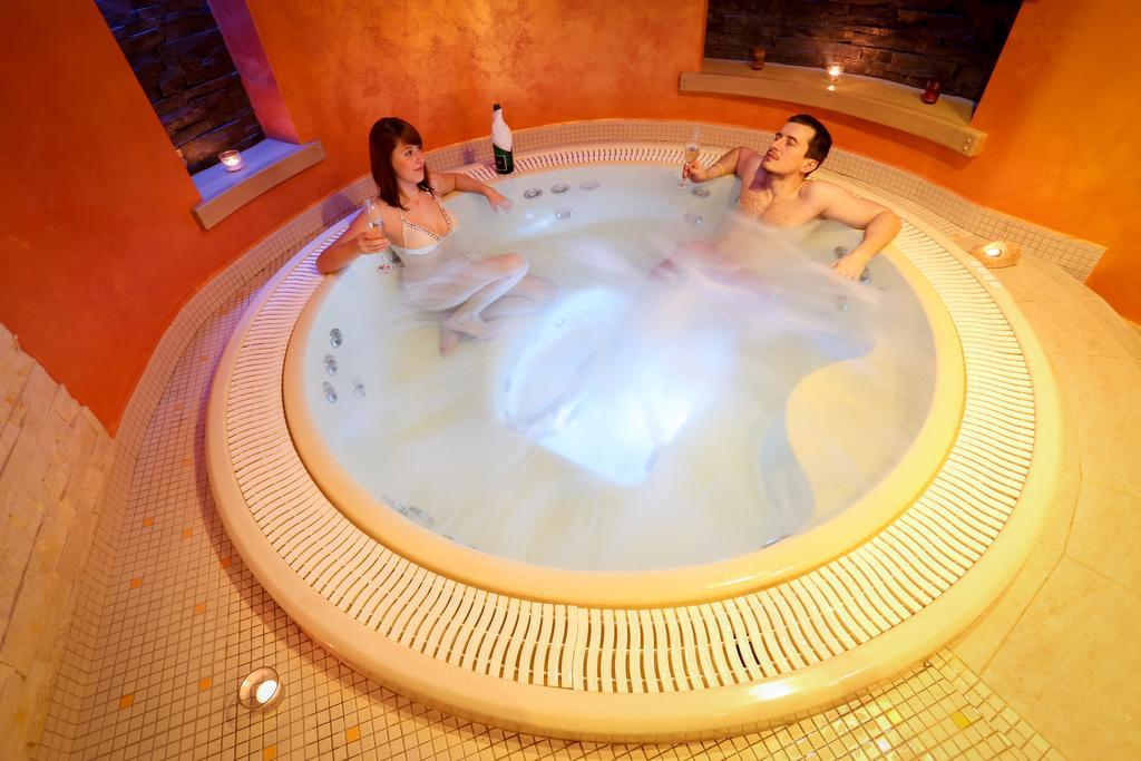 Hotel Palcat Tabor Zewnętrze zdjęcie