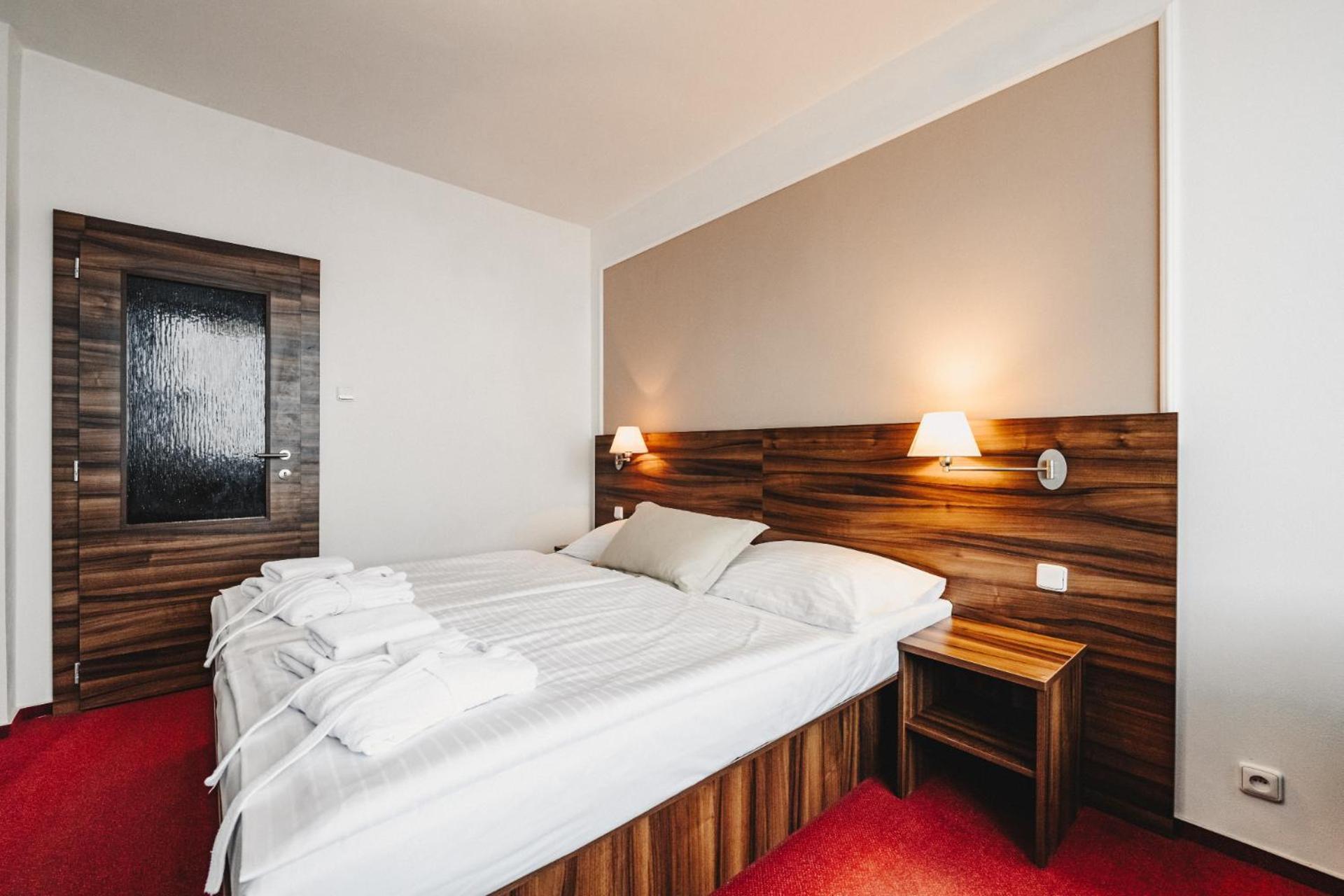 Hotel Palcat Tabor Zewnętrze zdjęcie